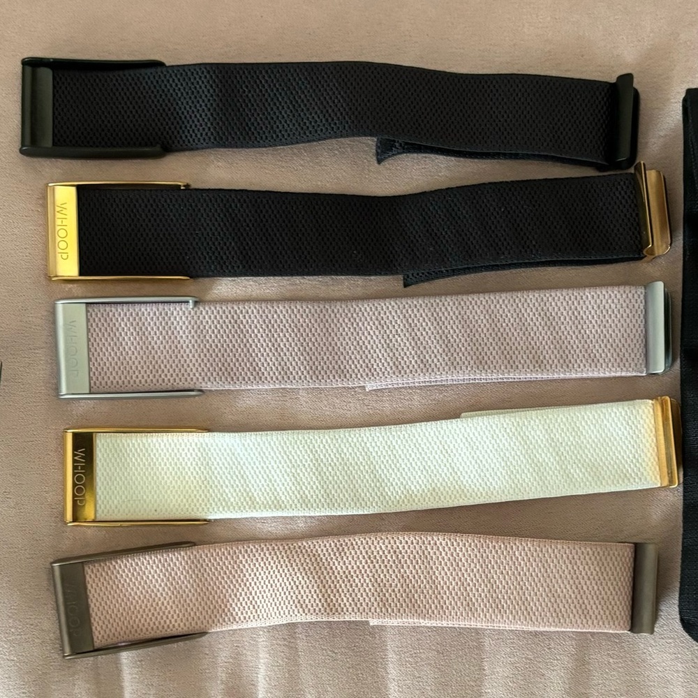 4 Whoop 4.0 bands.